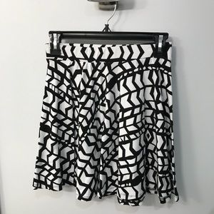 Black and white tire track pattern skater skirt